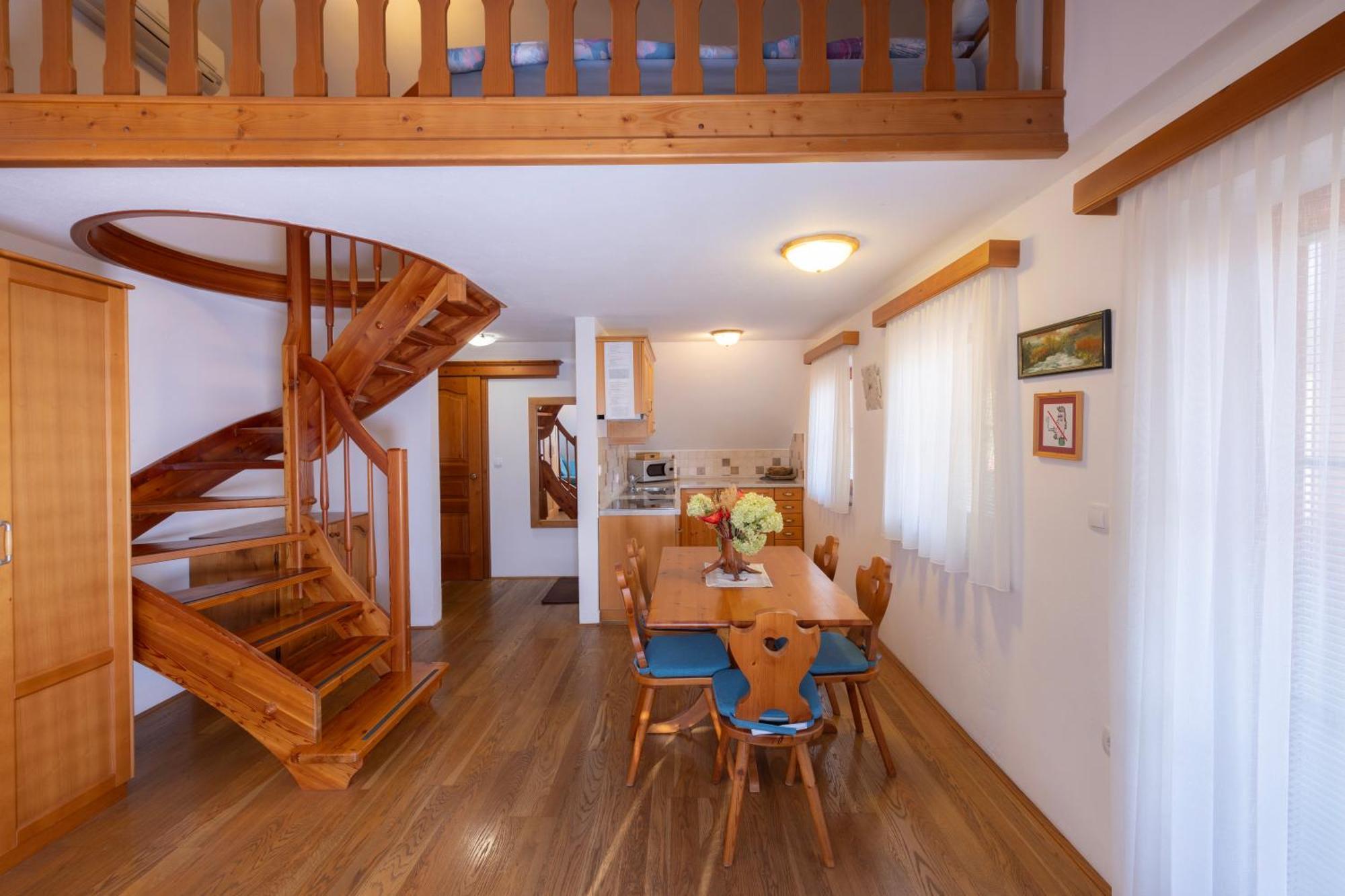 Apartma In Bungalov Jezerci Gozd Martuljek Kültér fotó