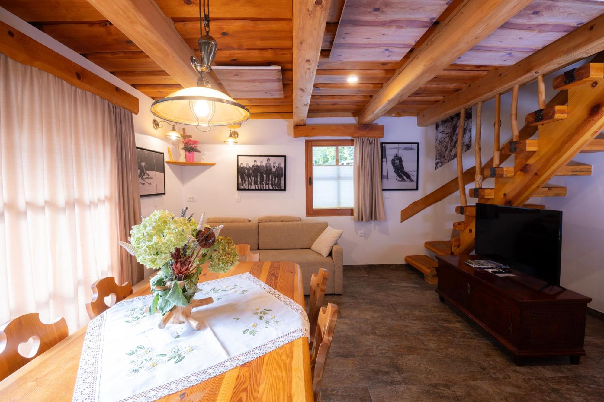 Apartma In Bungalov Jezerci Gozd Martuljek Kültér fotó